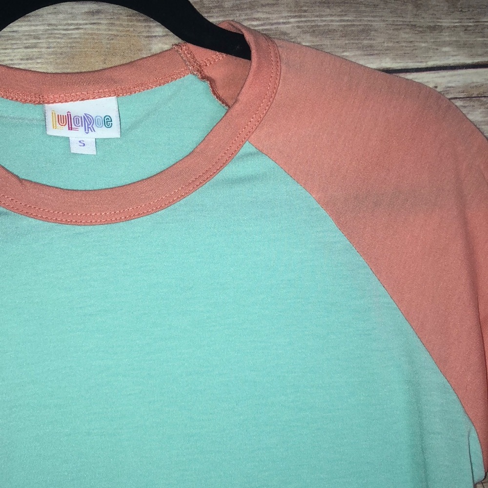 LULAROE Randy Shirt - Picture 3 of 4